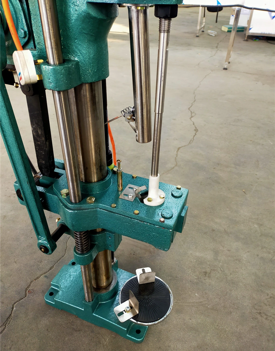 Semi Automatic Cork Pressing Capping Machine/Crown Cork Caps Machine