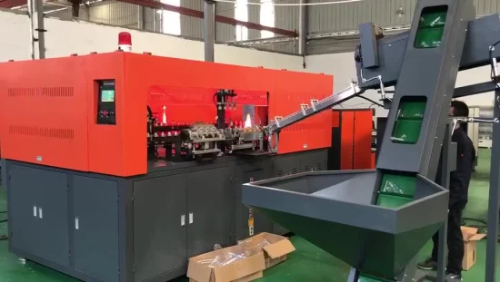 China Totalmente automática 3 en 1 Tipo de gravedad Máquina de llenado de bebidas de leche embotellada Precio de taponadora de papel de aluminio